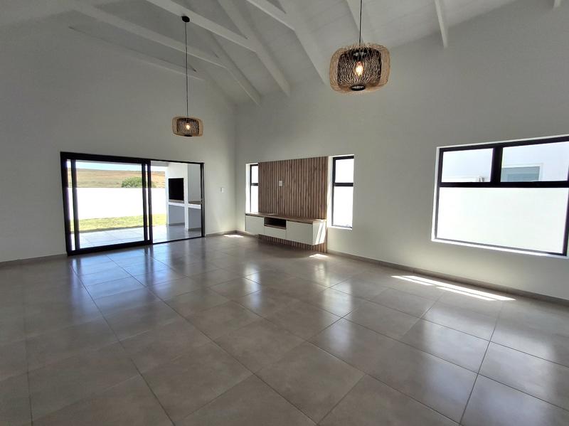 3 Bedroom Property for Sale in Britannia Bay Western Cape